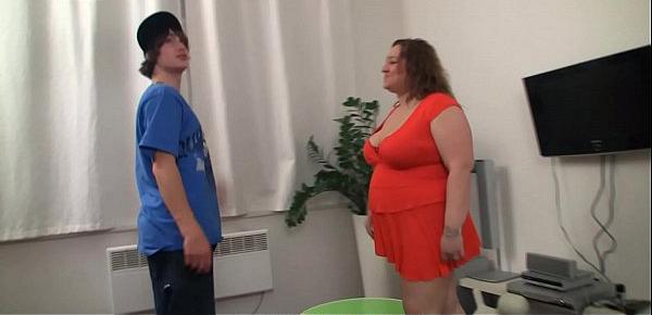  Busty big belly plumper picks up him from street